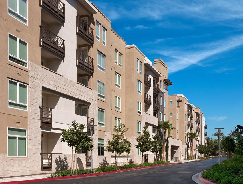 1818 Platinum Triangle Apartments, 1818 S State College Blvd, Anaheim